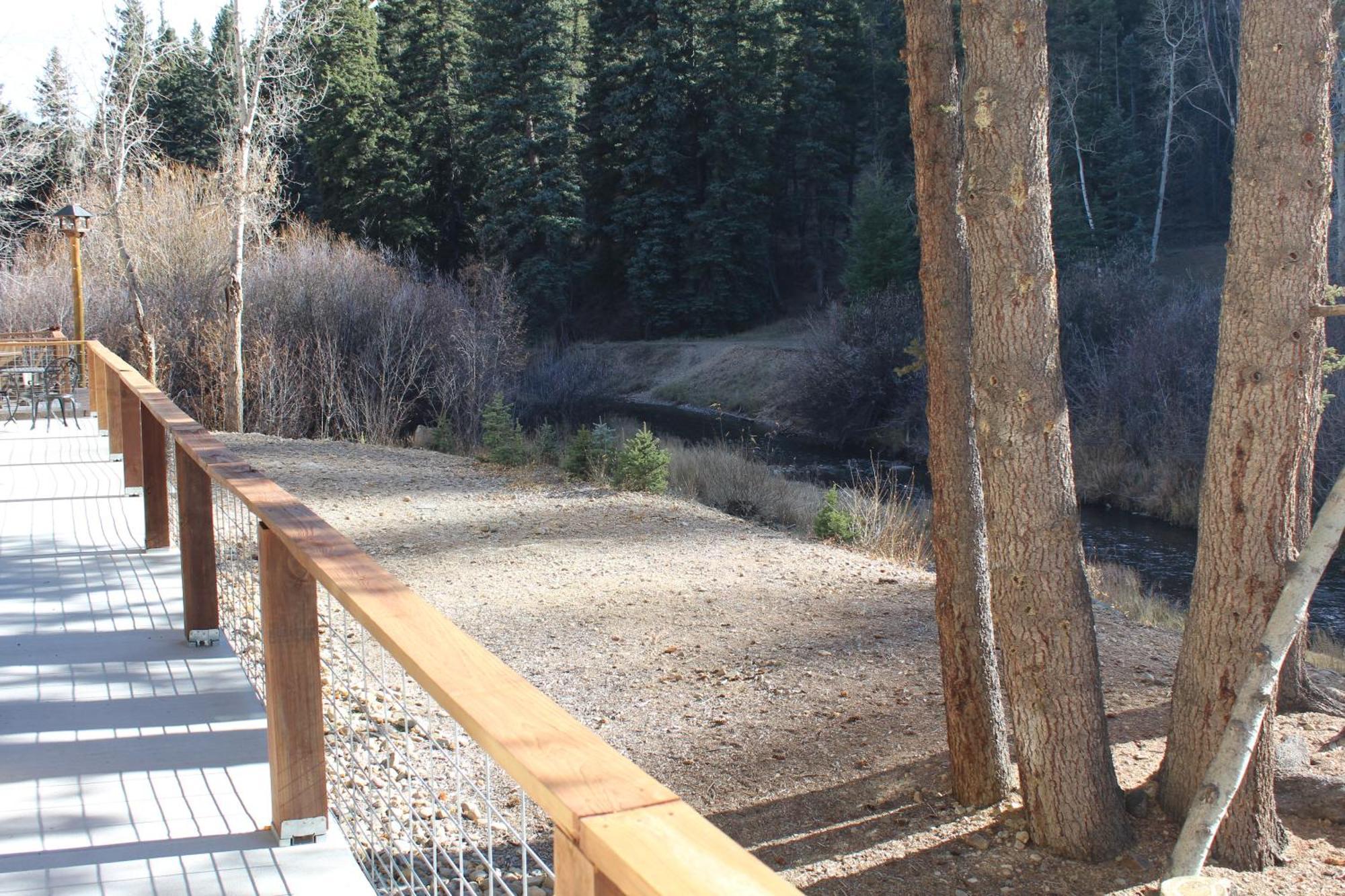 River Lyric Lodge - Formerly Double Dog Red River Bagian luar foto