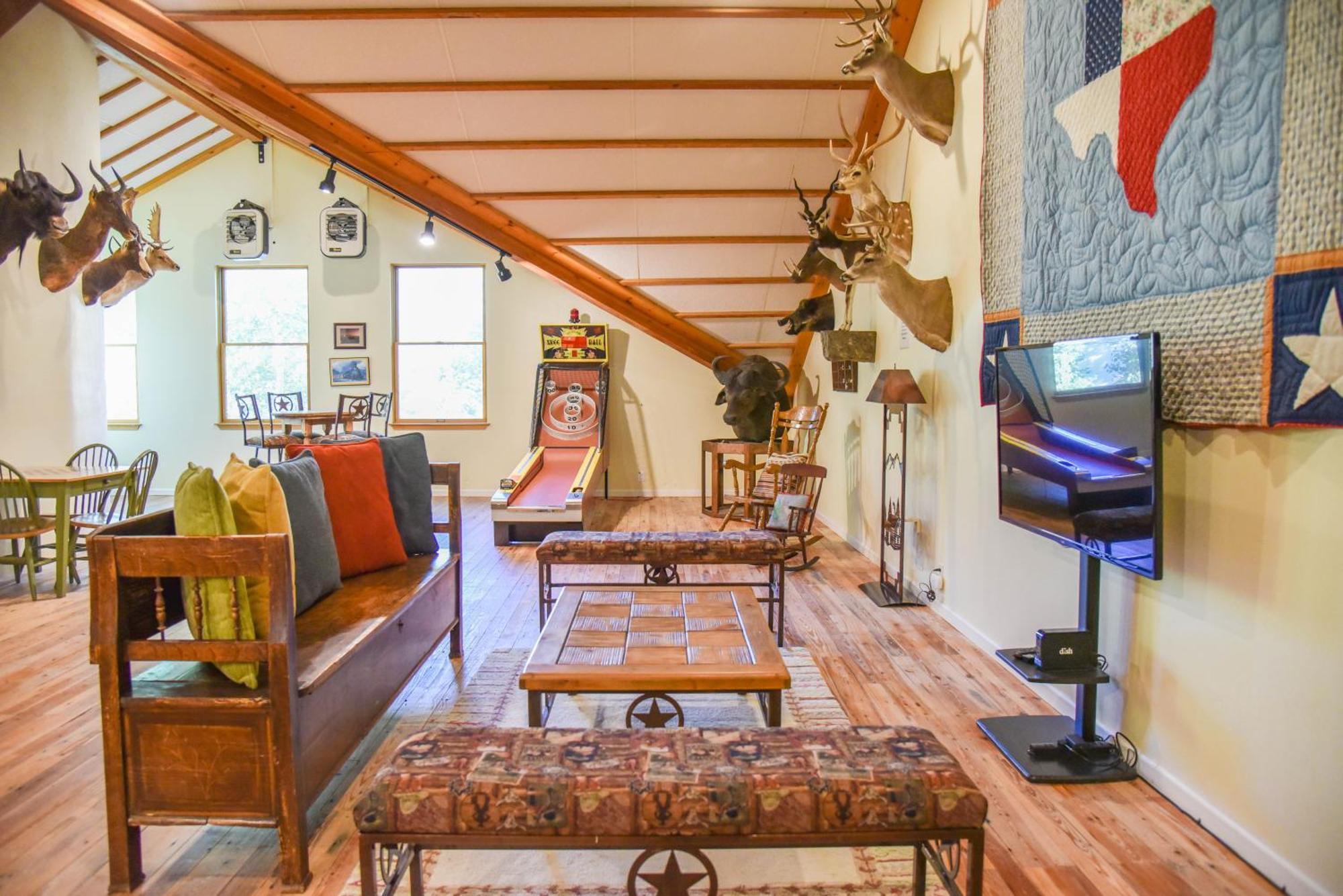 River Lyric Lodge - Formerly Double Dog Red River Bagian luar foto