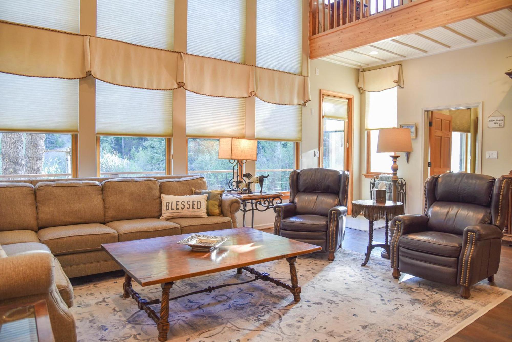 River Lyric Lodge - Formerly Double Dog Red River Bagian luar foto